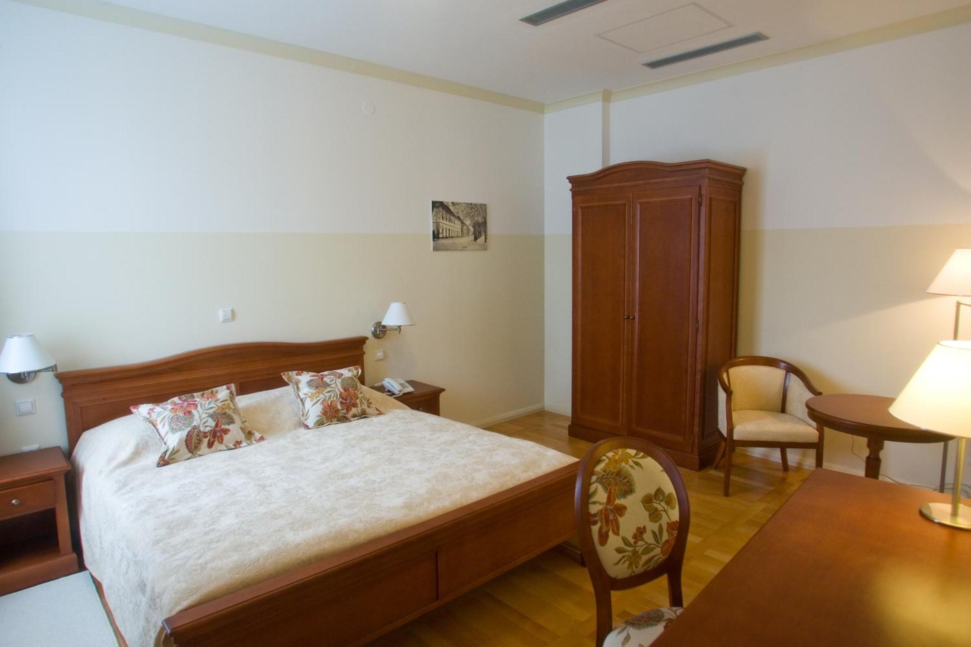 אוגולין Heritage Hotel Frankopan מראה חיצוני תמונה
