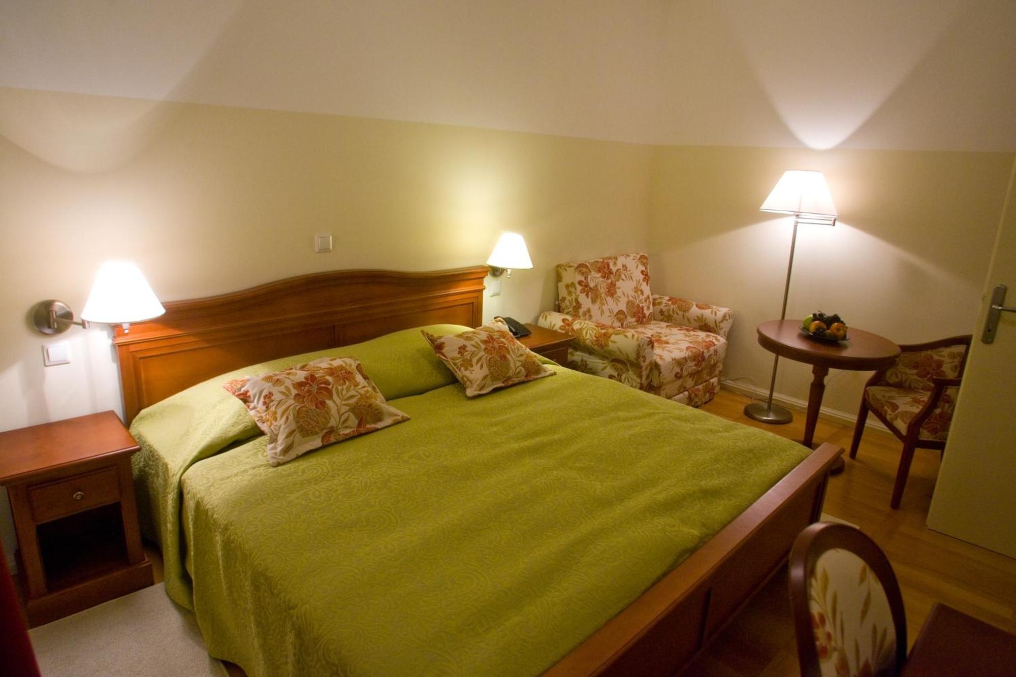 אוגולין Heritage Hotel Frankopan מראה חיצוני תמונה