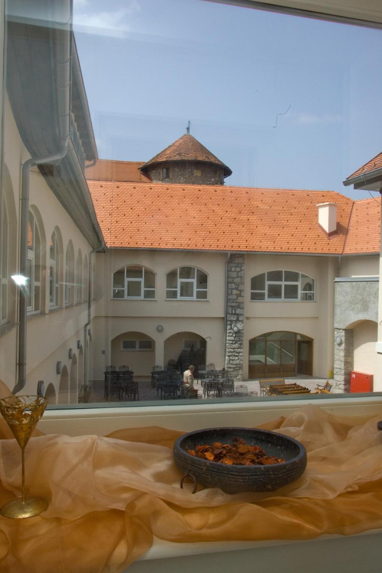 אוגולין Heritage Hotel Frankopan מראה חיצוני תמונה