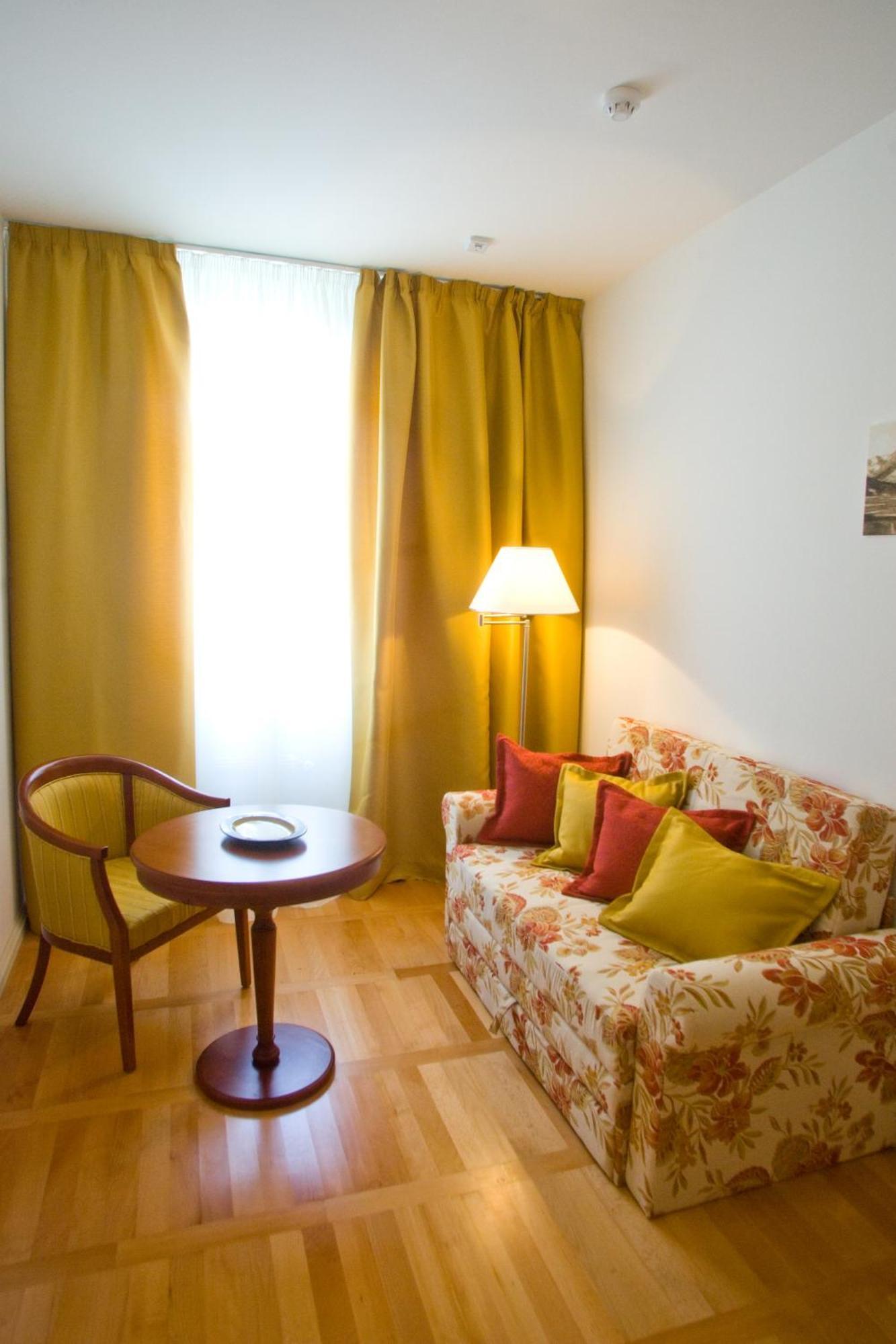 אוגולין Heritage Hotel Frankopan מראה חיצוני תמונה