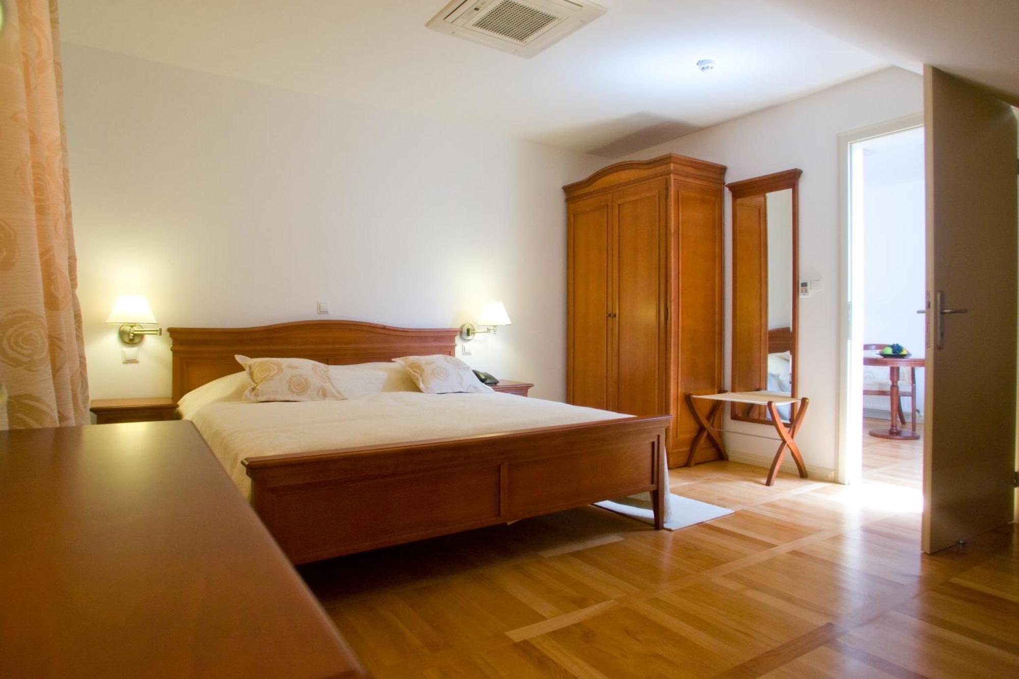 אוגולין Heritage Hotel Frankopan מראה חיצוני תמונה
