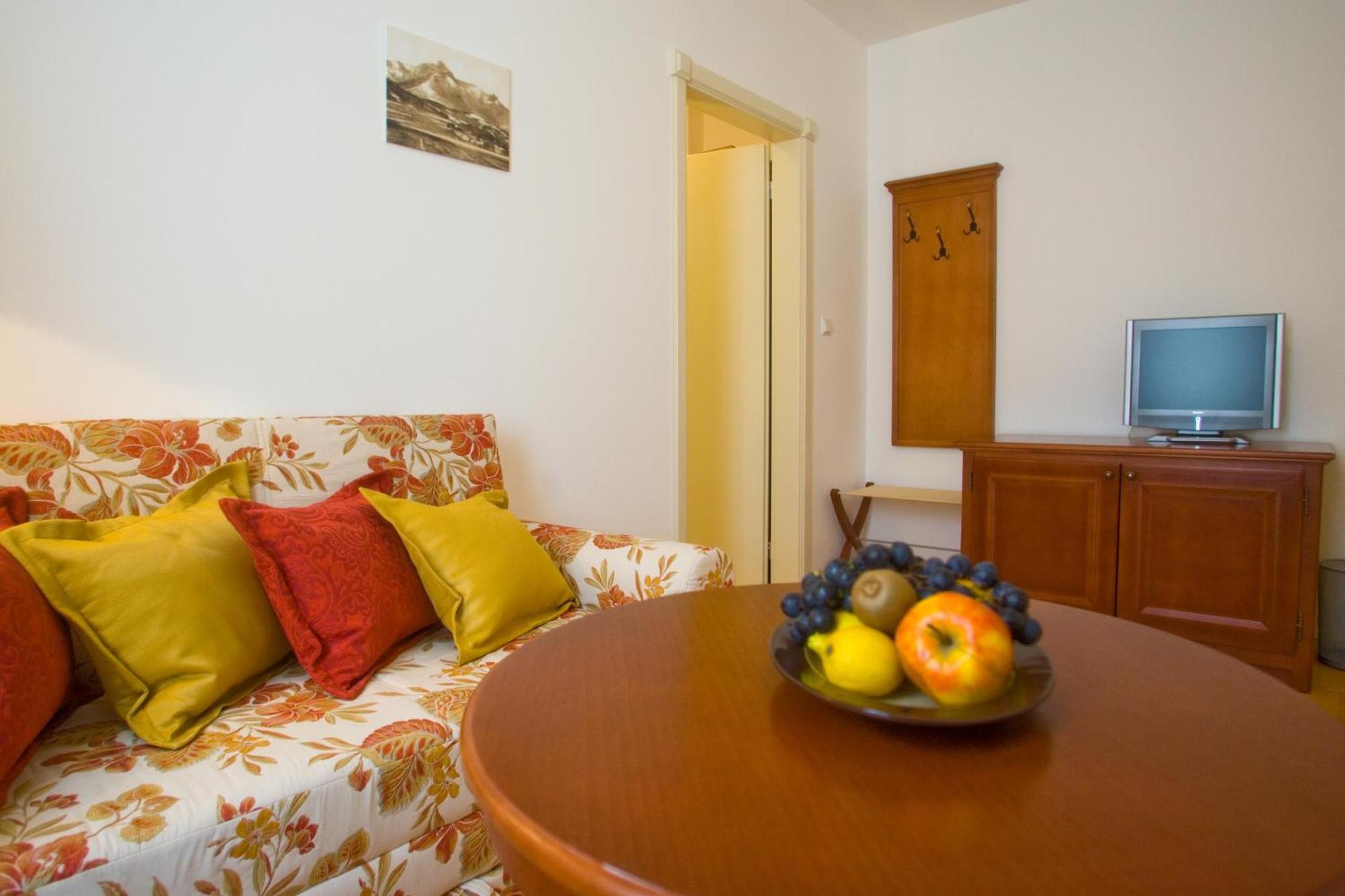 אוגולין Heritage Hotel Frankopan מראה חיצוני תמונה