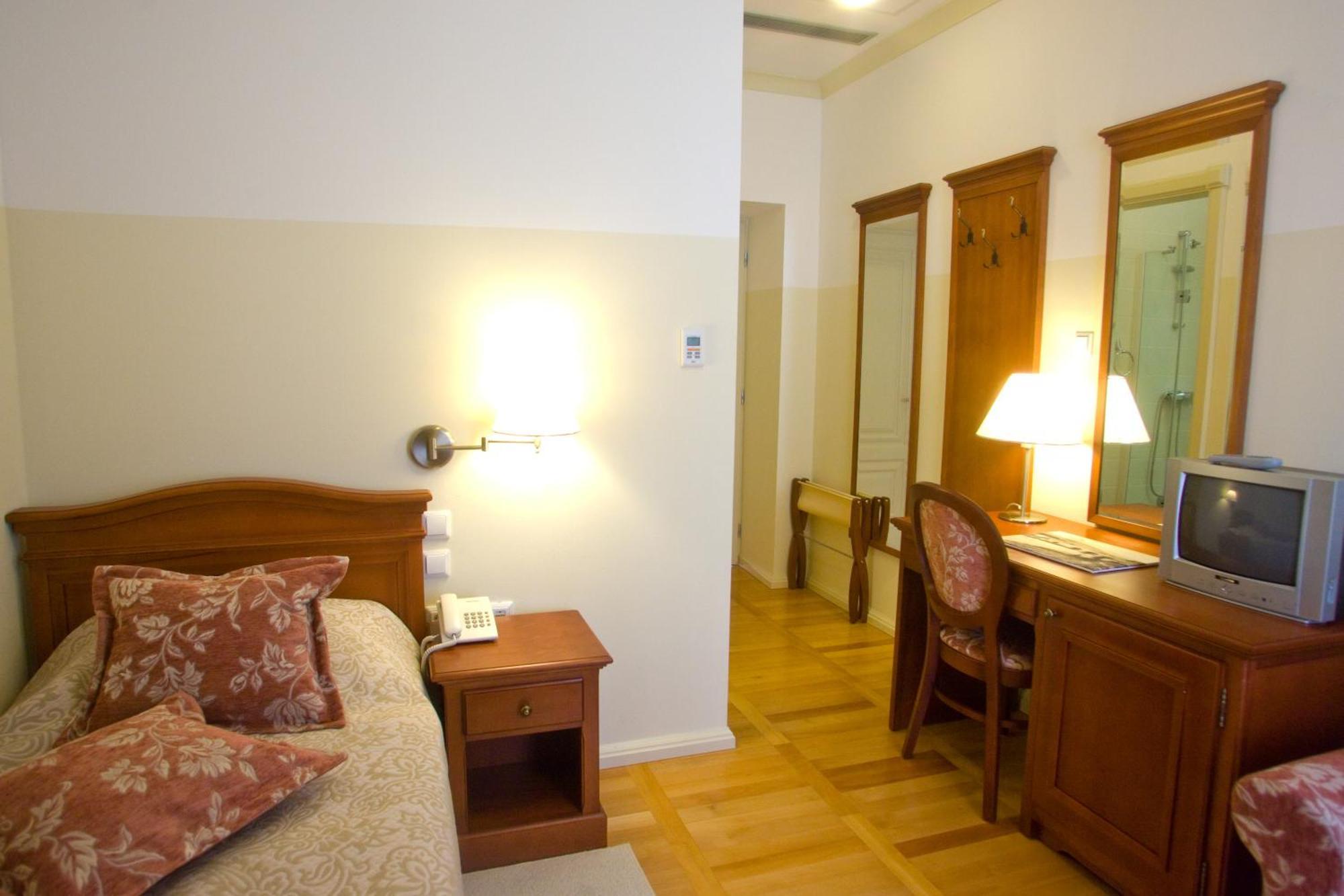 אוגולין Heritage Hotel Frankopan מראה חיצוני תמונה