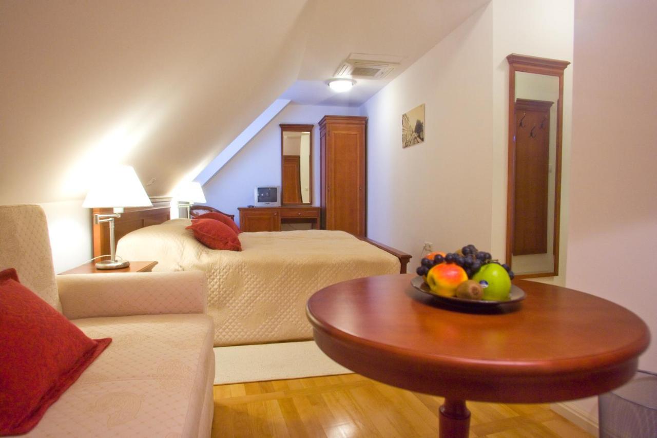 אוגולין Heritage Hotel Frankopan מראה חיצוני תמונה