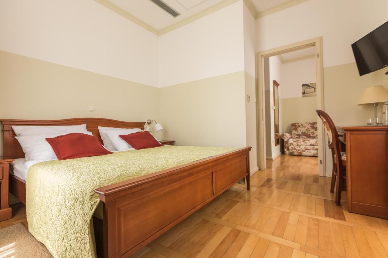 אוגולין Heritage Hotel Frankopan מראה חיצוני תמונה